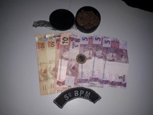 Polícia militar de Rio Verde prende jovem por tráfico de drogas
