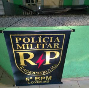 Polícia Militar em Coxim apreende espingarda e prende casal por ameaça, resistência e porte ilegal de arma