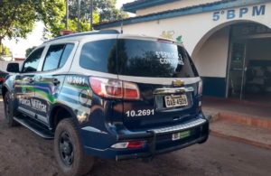 Polícia militar prende irmãos por perturbação do sossego, lesão corporal e vias de fato em Coxim
