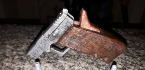 Força Tática prende jovem por porte ilegal de arma de fogo e tráfico de drogas em Coxim