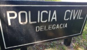 Adolescente esfaqueia a mãe durante bebedeira e foge em MS