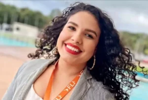 Professora morre de choque elétrico em cidade paraguaia ao tropeçar em fio solto na rua